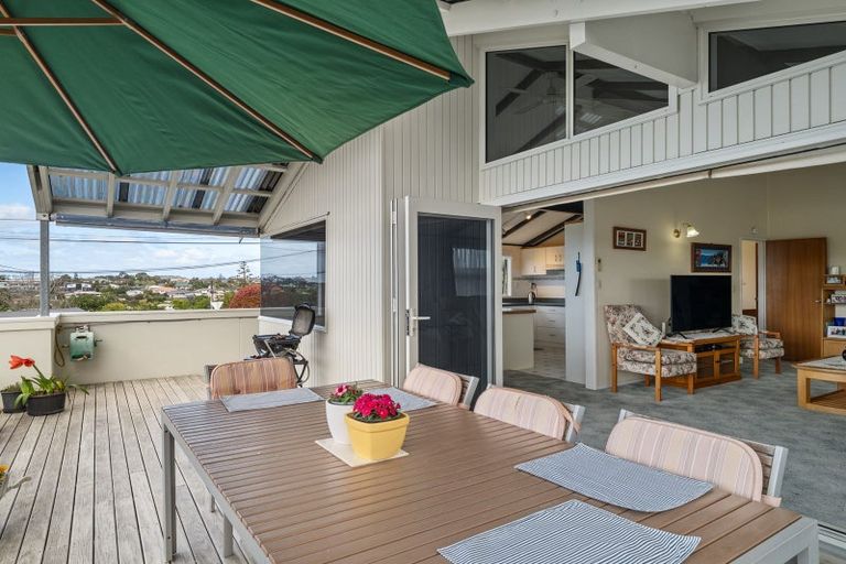 Photo of property in 1/9 Nigel Road, Browns Bay, Auckland, 0630