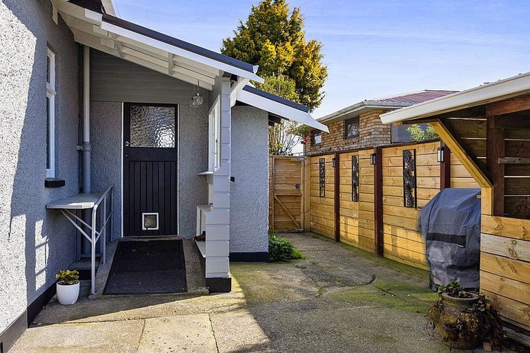 Photo of property in 16 London Street, Eltham, 4322