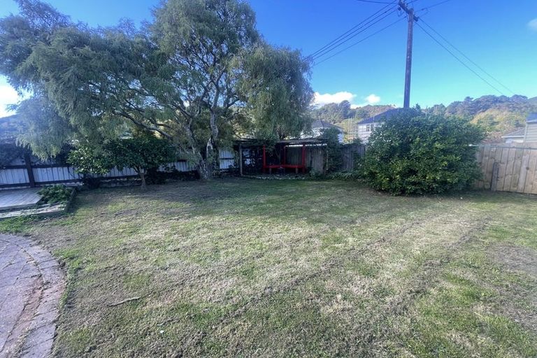 Photo of property in 70 Hewer Crescent, Naenae, Lower Hutt, 5011