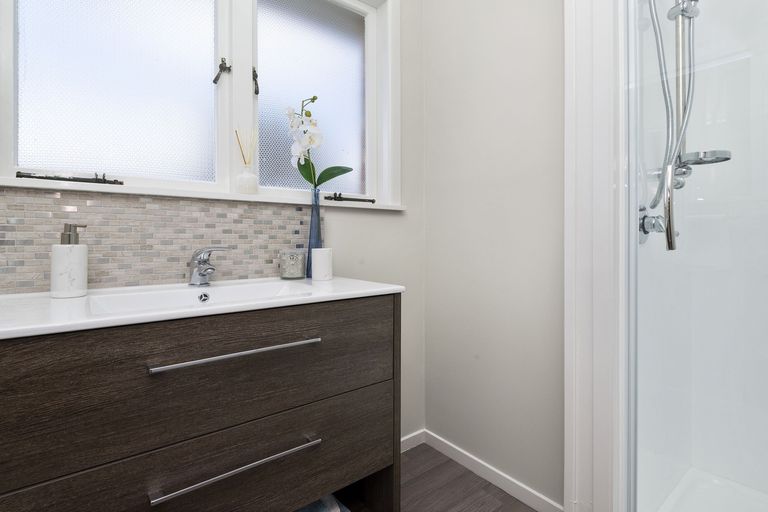 Photo of property in 22 Edmund Hillary Avenue, Papakura, 2110