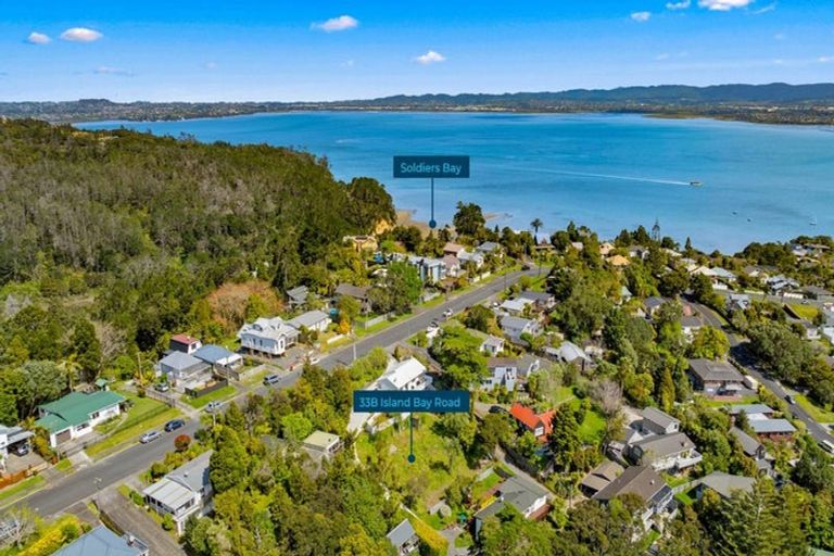 Photo of property in 33b Island Bay Road, Beach Haven, Auckland, 0626