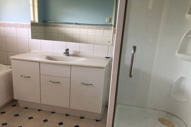 Photo of property in 136 Buick Crescent, Awapuni, Palmerston North, 4412