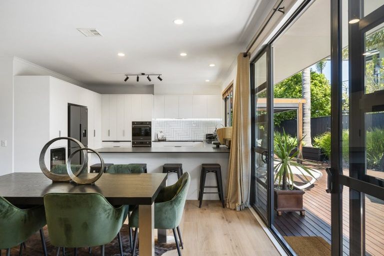 Photo of property in 105 Pine Harbour Parade, Beachlands, Auckland, 2018