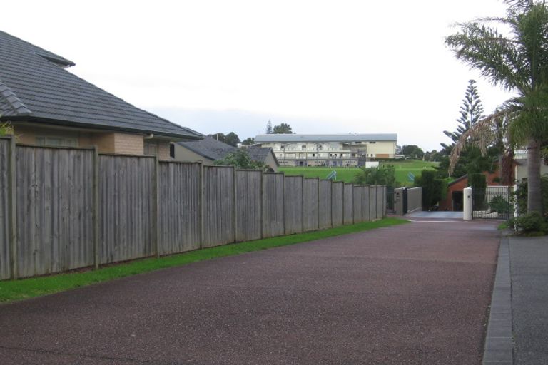 Photo of property in 17 Manor Park, Sunnyhills, Auckland, 2010