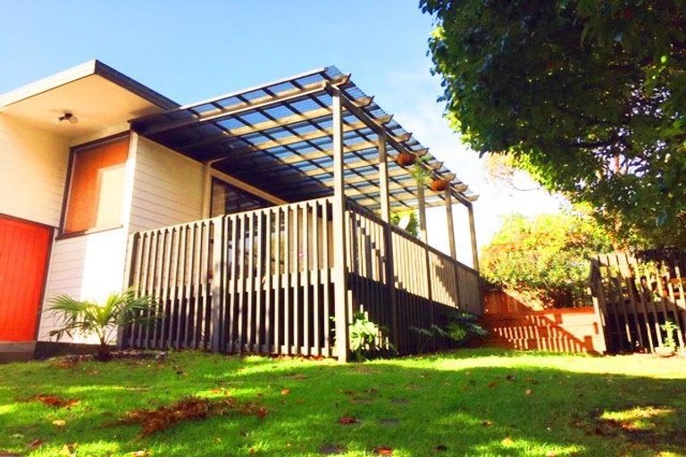 Photo of property in 1 Altair Place, Windsor Park, Auckland, 0632