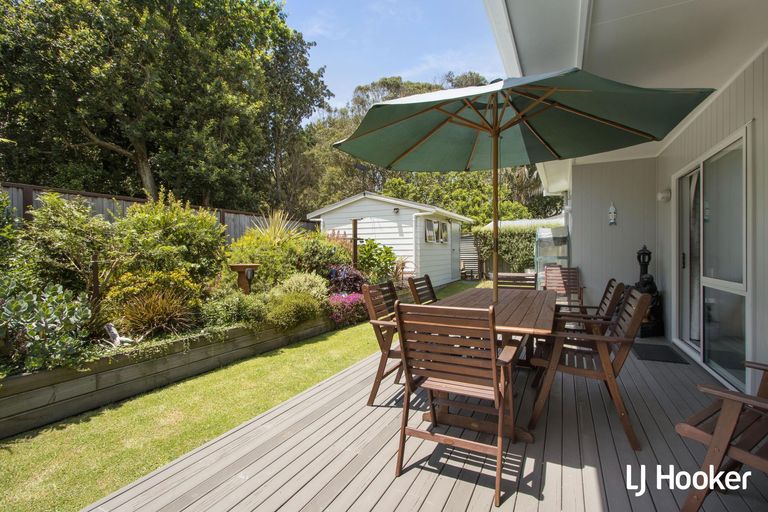 Photo of property in 14 Seafoam Place, Waihi Beach, 3611