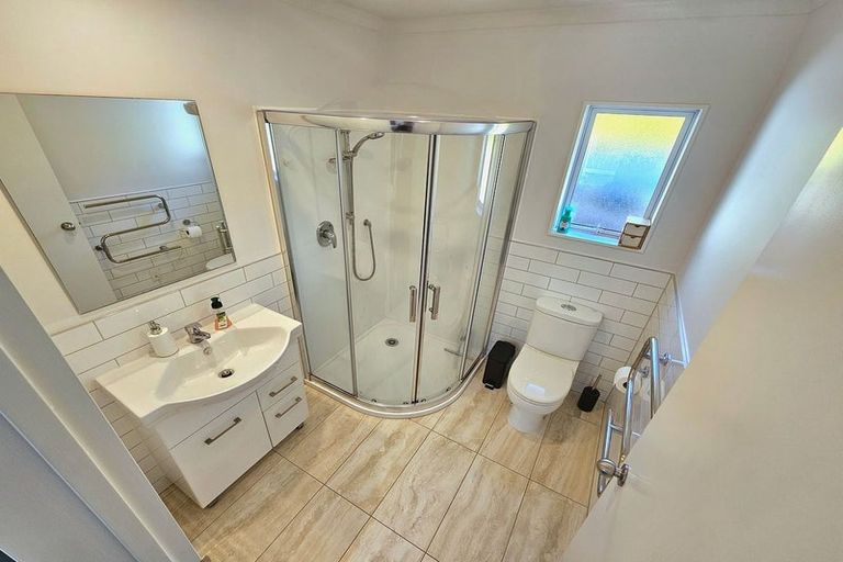 Photo of property in 19a Viridian Lane, Greenhithe, Auckland, 0632