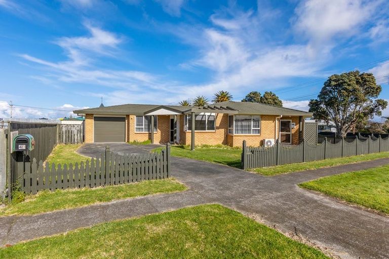 Photo of property in 40 Gisborne Terrace, Opunake, 4616