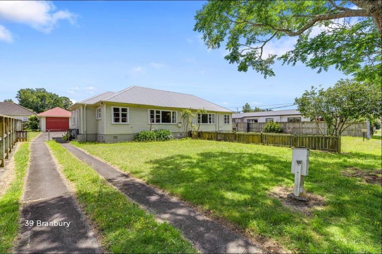 Photo of property in 39 Banbury Crescent, Fairfield, Hamilton, 3214