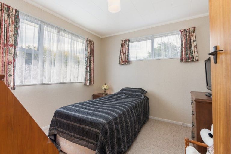 Photo of property in 40 Kimberley Grove, Westbrook, Palmerston North, 4412