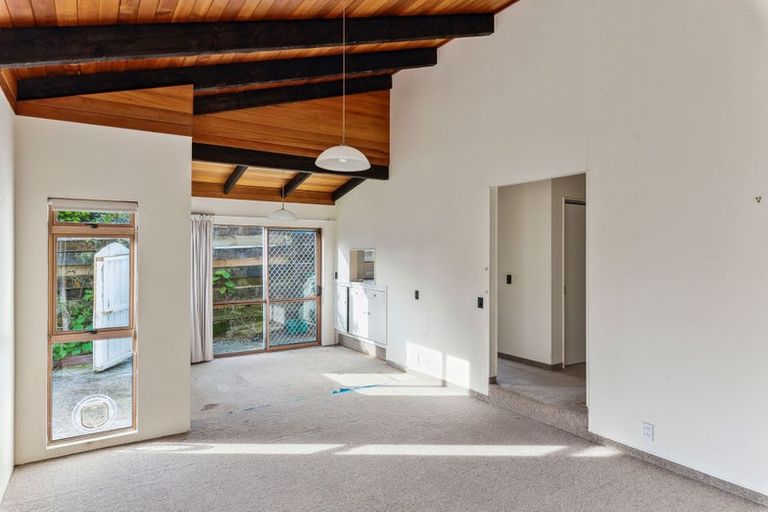 Photo of property in 15 Winara Avenue, Waikanae, 5036