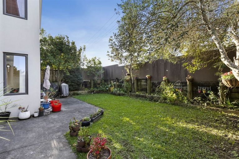 Photo of property in 34 Bleakhouse Road, Howick, Auckland, 2014