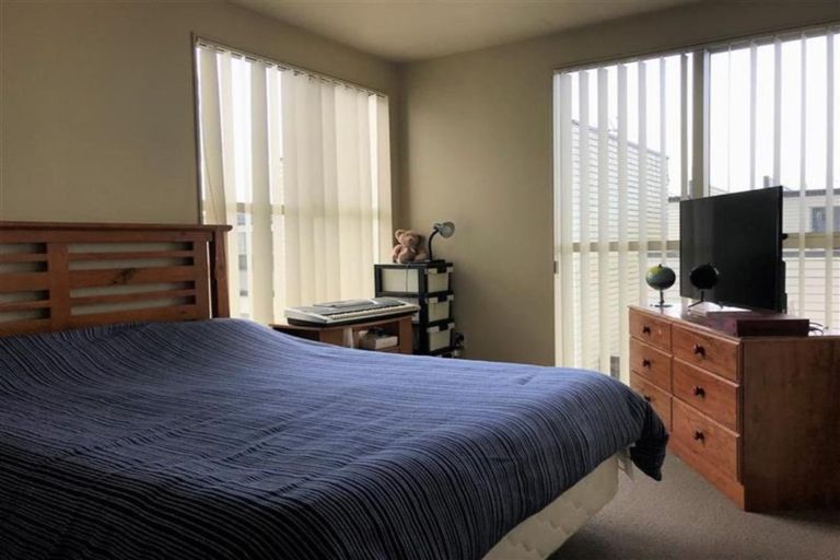 Photo of property in 8 Zabeel Crescent, Takanini, 2112