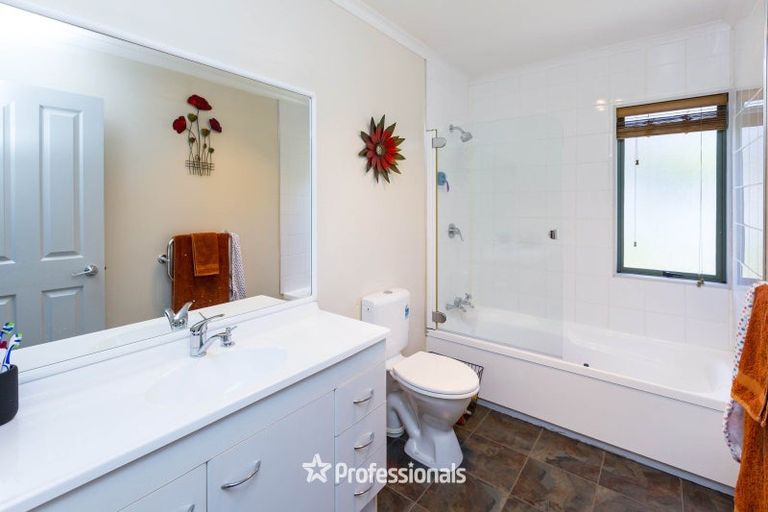 Photo of property in 8 Carlow Grove, Birchville, Upper Hutt, 5018