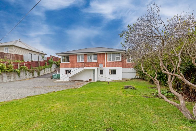 Photo of property in 3 Clifton Terrace, West End, Timaru, 7910