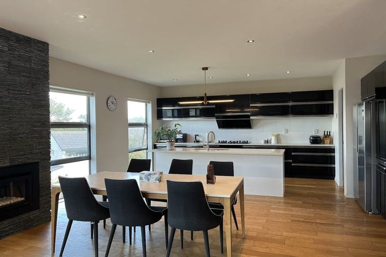 Photo of property in 17 Limmer Place, Browns Bay, Auckland, 0632