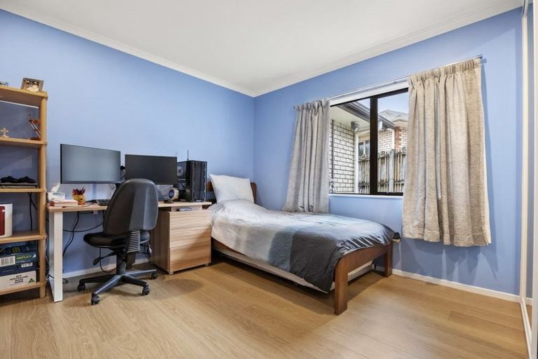 Photo of property in 64 Black Teal Close, Unsworth Heights, Auckland, 0632