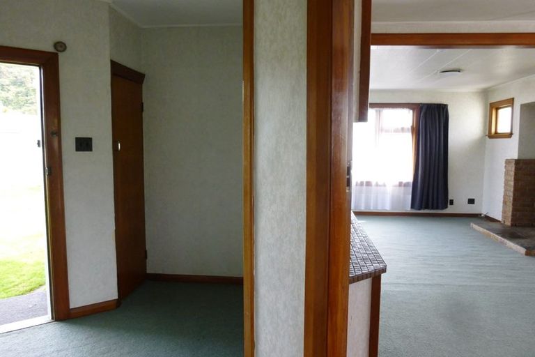 Photo of property in 75 Marsden Road, Greymouth, 7805