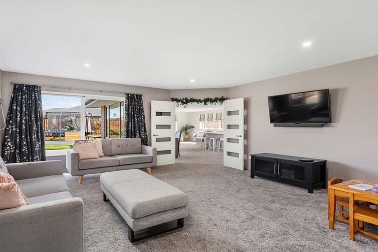 Photo of property in 103 Shillingford Boulevard, Rolleston, 7615
