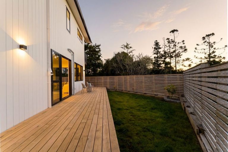 Photo of property in 26 Curtiss Circle, Hobsonville, 0618