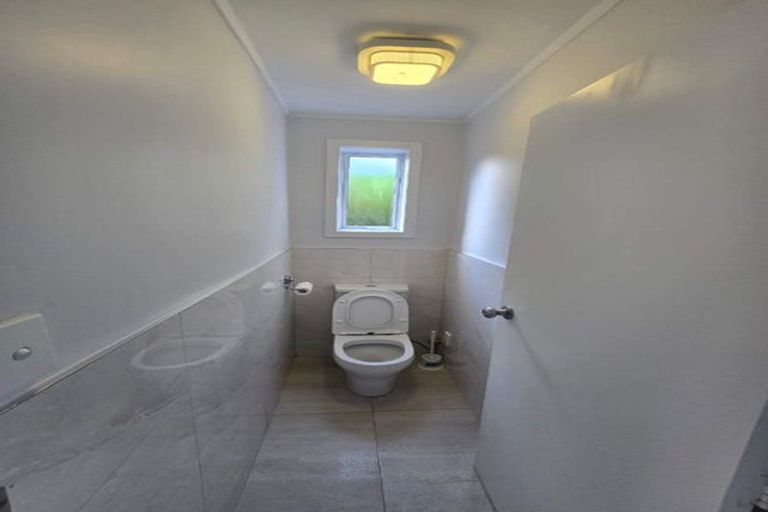 Photo of property in 18 Dunstall Place, Mangere Bridge, Auckland, 2022