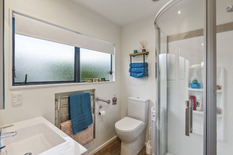 Photo of property in 8 Leigh Place, Paraparaumu Beach, Paraparaumu, 5032