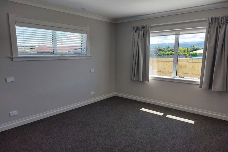 Photo of property in 5 Danske Close, Carterton, 5713