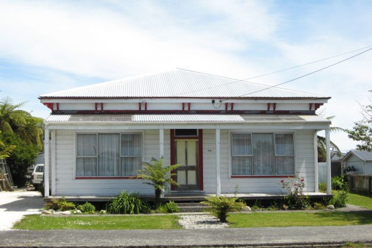 Photo of property in 94 Queen Street, Westport, 7825