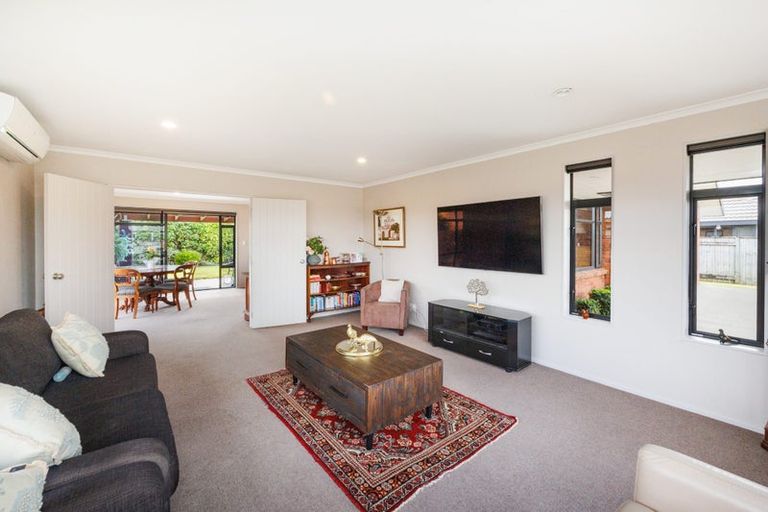 Photo of property in 78 Geneva Terrace, Kelvin Grove, Palmerston North, 4414