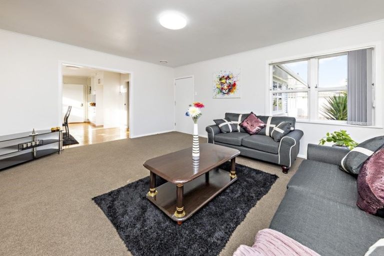 Photo of property in 62 Friedlanders Road, Manurewa, Auckland, 2102
