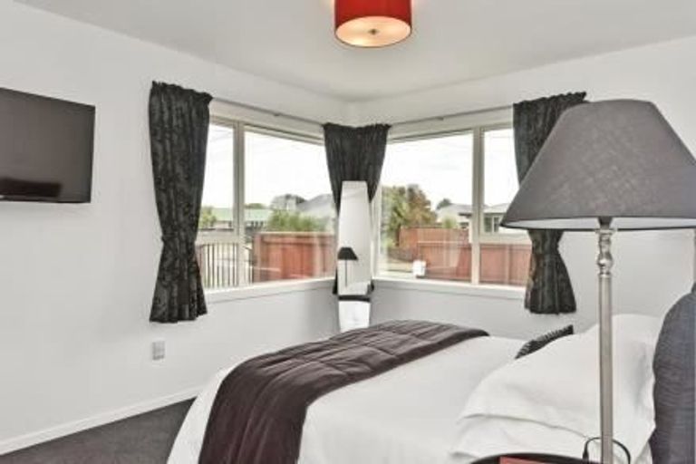 Photo of property in 1/37 Santa Rosa Avenue, Halswell, Christchurch, 8025