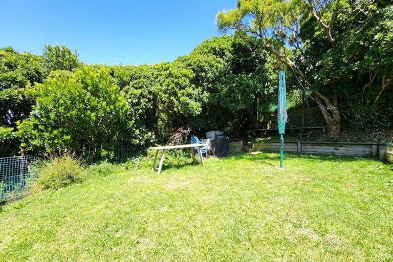 Photo of property in 104 Nicholson Road, Khandallah, Wellington, 6035