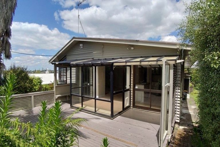 Photo of property in 24 Sunrise Avenue, Mairangi Bay, Auckland, 0630