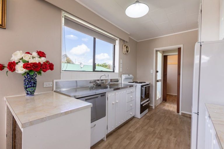 Photo of property in 13 Victoria Avenue, Dannevirke, 4930