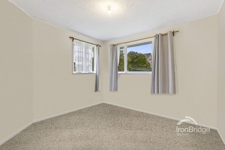 Photo of property in 1/45 Pupuke Road, Birkenhead, Auckland, 0627