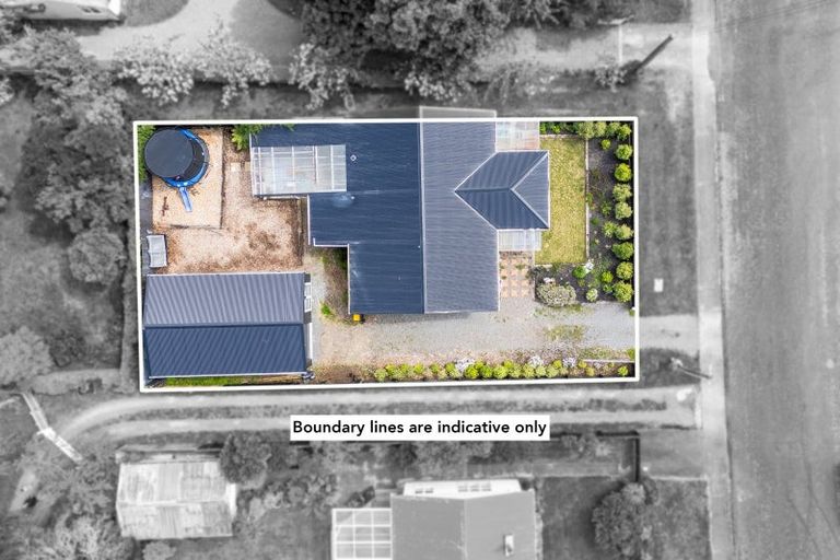 Photo of property in 27 Toi Street, Otaki Beach, Otaki, 5512