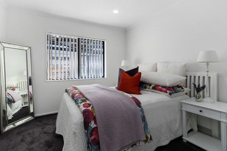 Photo of property in 8 Lowburn Place, Clover Park, Auckland, 2019