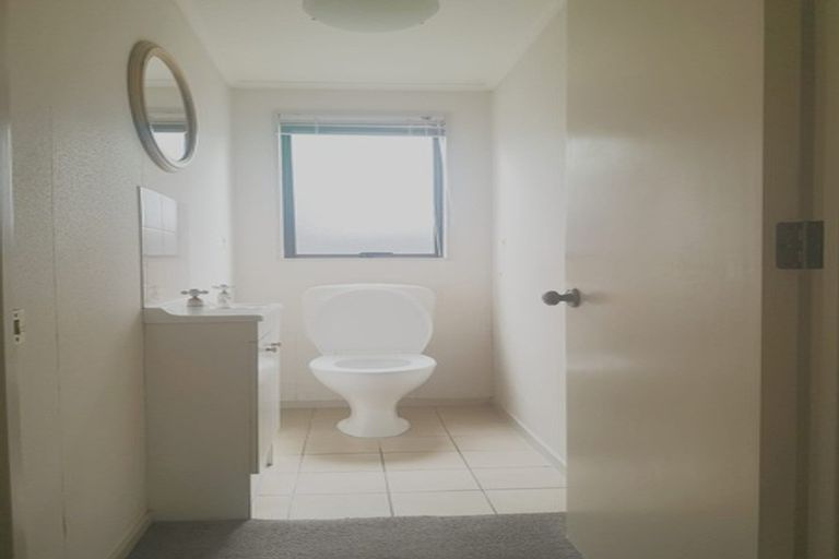 Photo of property in 24 Travers Place, Northpark, Auckland, 2013
