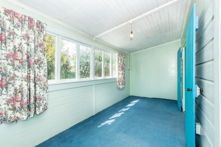 Photo of property in 60 Cliff Road, Te Karaka, 4022