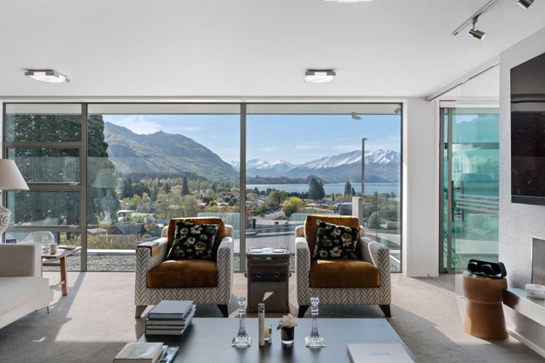 Photo of property in 3 Botting Place, Wanaka, 9305