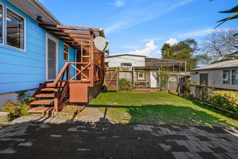 Photo of property in 1/12 Cresta Avenue, Beach Haven, Auckland, 0626
