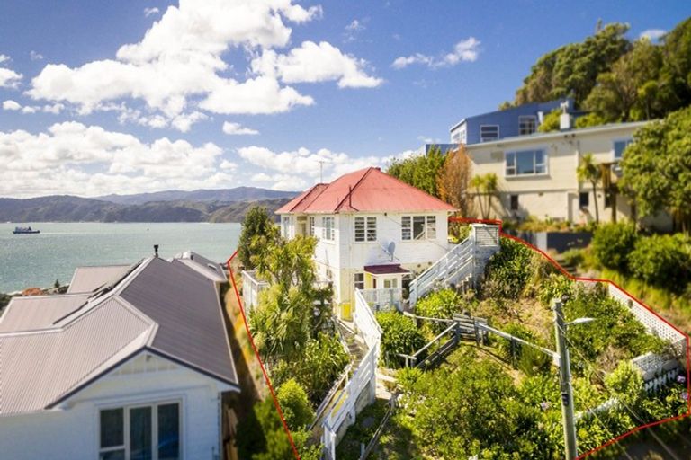 Photo of property in 17 Beacon Hill Road, Strathmore Park, Wellington, 6022