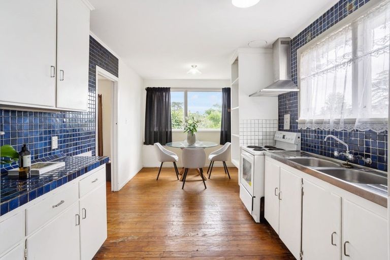 Photo of property in 5 Lendic Avenue, Henderson, Auckland, 0612