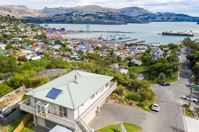 Photo of property in 52 Jacksons Road, Lyttelton, 8082
