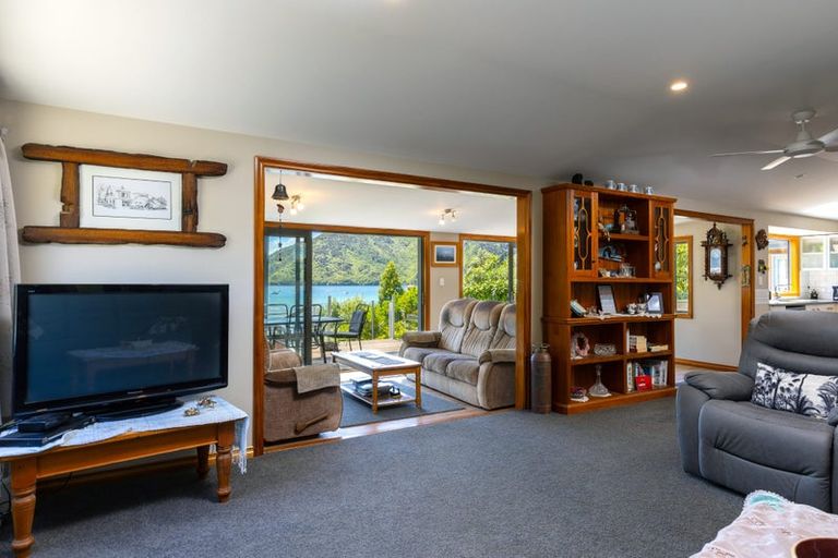 Photo of property in 19 Mccormicks Road, Whatamango Bay, Picton, 7281