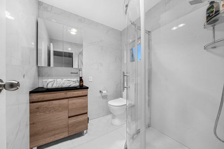 Photo of property in 10 San Fernando Way, Henderson, Auckland, 0612