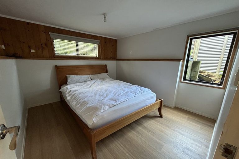 Photo of property in 11 John Bracken Way, Beach Haven, Auckland, 0626