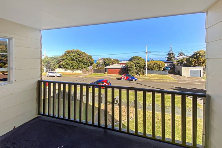 Photo of property in 156 Karaka Street, Castlecliff, Whanganui, 4501