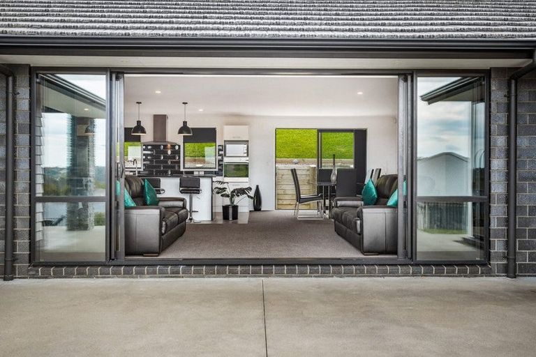 Photo of property in 104 Solan Drive, Waimauku, 0812