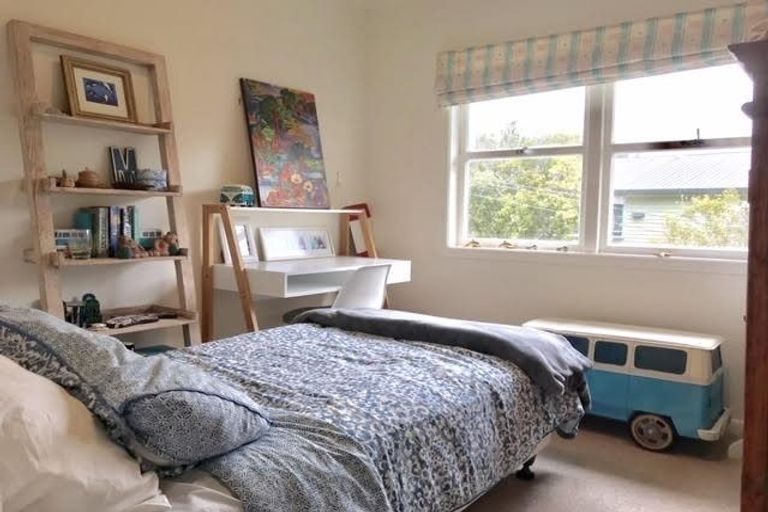 Photo of property in 75 Park Rise, Campbells Bay, Auckland, 0630